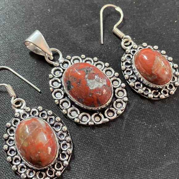 Red Brecciated Jasper Stone Crystal Earrings and Pendant Jewelry Set - Picture 2 of 6